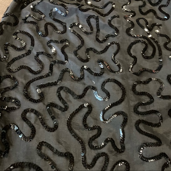 Sparkly Black Squiggly Abstract Sequin Pencil Skirt - Picture 6 of 12
